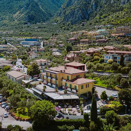 Otel Limone 3*