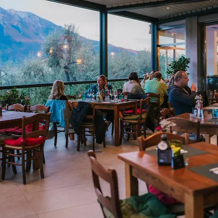 Limone 3* Limone sul Garda