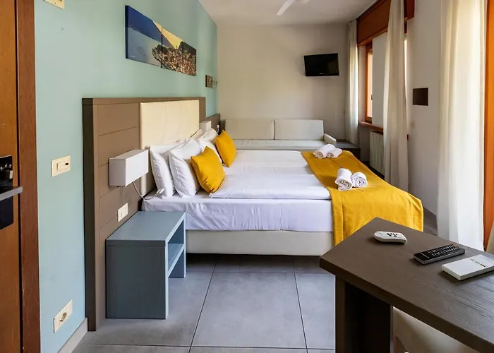 Limone Hotel 3*