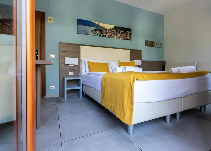 Hotel Limone 3*