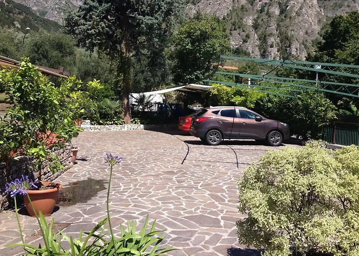 Limone Hotel