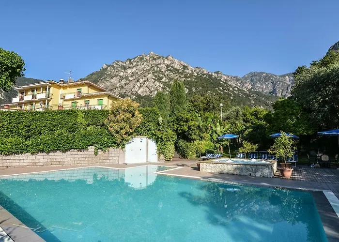 Limone 3* Limone sul Garda