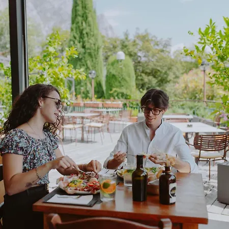 Limone 호텔 리몬네술가르다