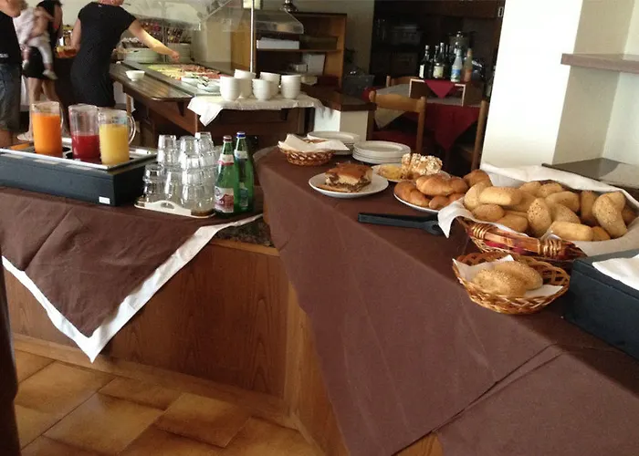 Hotel Limone 3*
